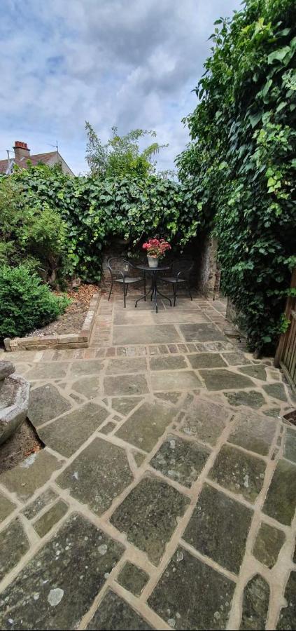 Beautiful 1 Bedroom Cottage With Courtyard. Deal Eksteriør billede