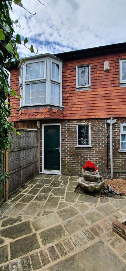Beautiful 1 Bedroom Cottage With Courtyard. Deal Eksteriør billede