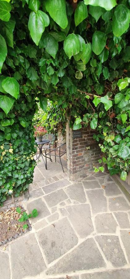 Beautiful 1 Bedroom Cottage With Courtyard. Deal Eksteriør billede